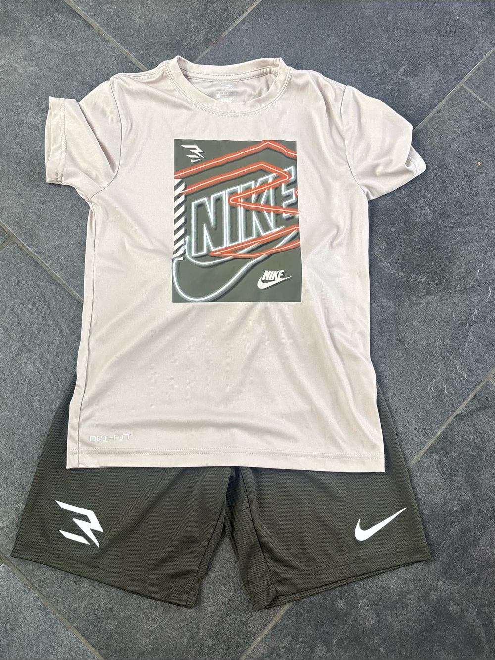 Nike 3 Brand Beige Green Graphic Logo Tee and Shorts Set Youth M